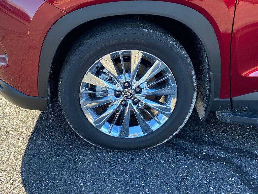 used 2025 Toyota Grand Highlander car, priced at $60,791