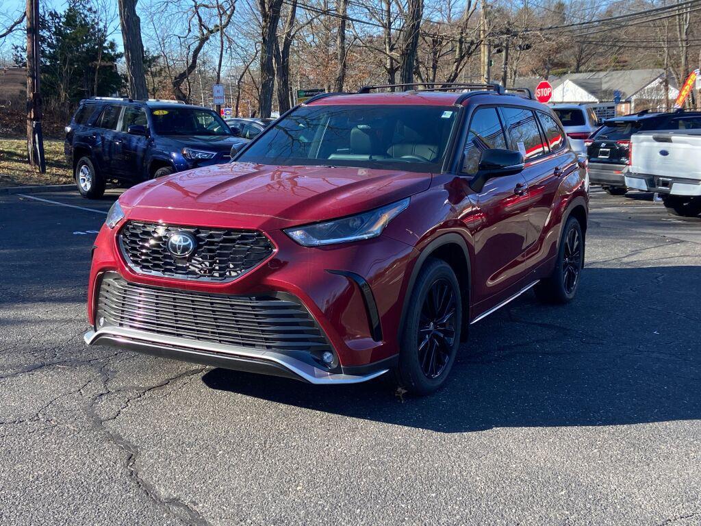 used 2025 Toyota Highlander car, priced at $52,991