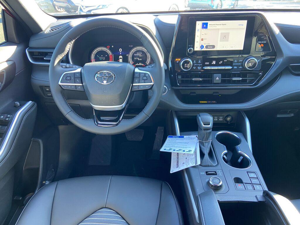 used 2025 Toyota Highlander car, priced at $52,991