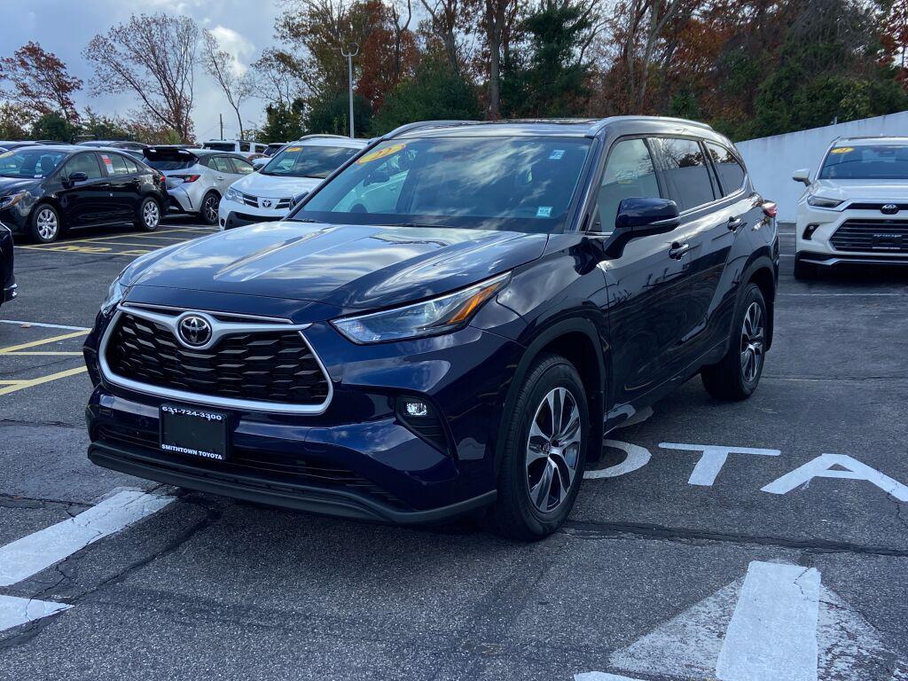 used 2022 Toyota Highlander car, priced at $38,991
