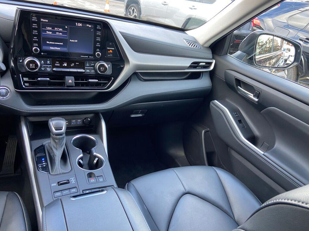used 2022 Toyota Highlander car, priced at $38,991