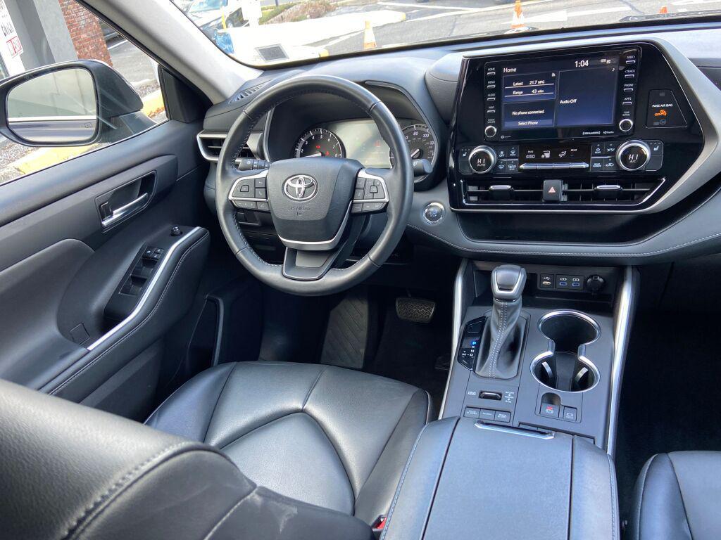 used 2022 Toyota Highlander car, priced at $38,991