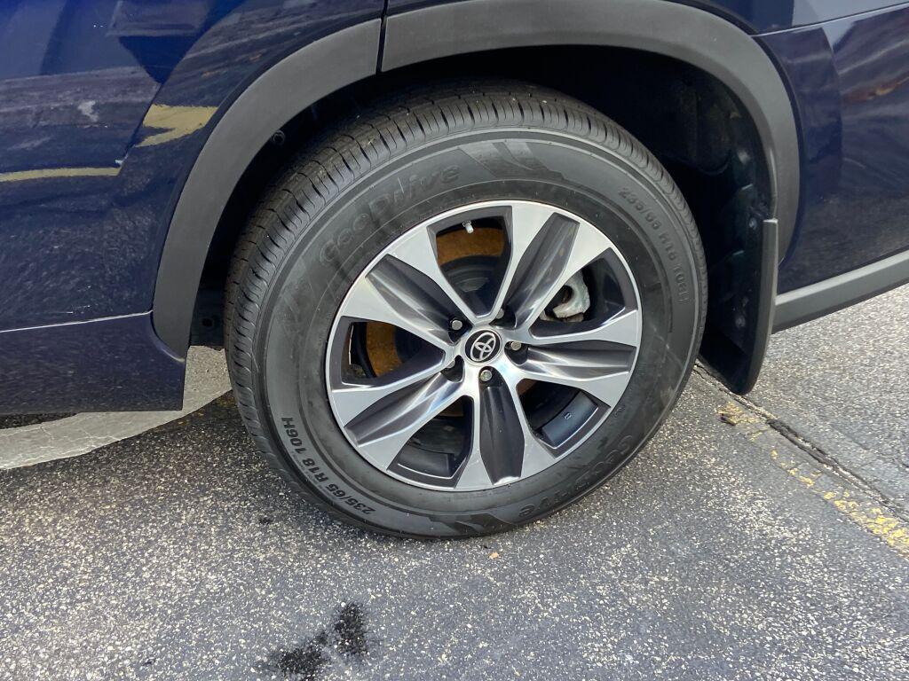 used 2022 Toyota Highlander car, priced at $38,991