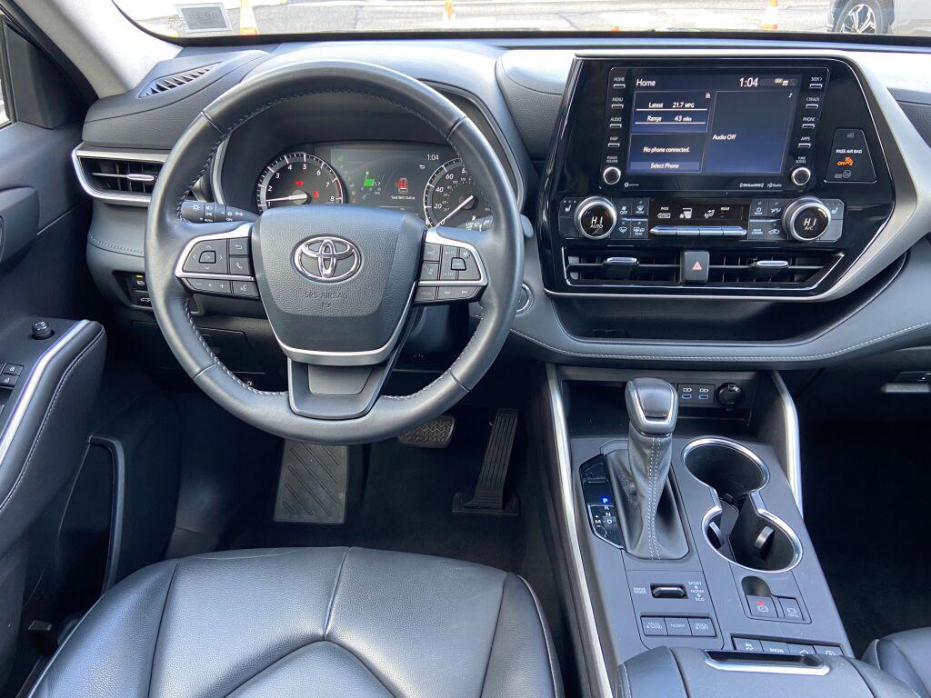 used 2022 Toyota Highlander car, priced at $38,991