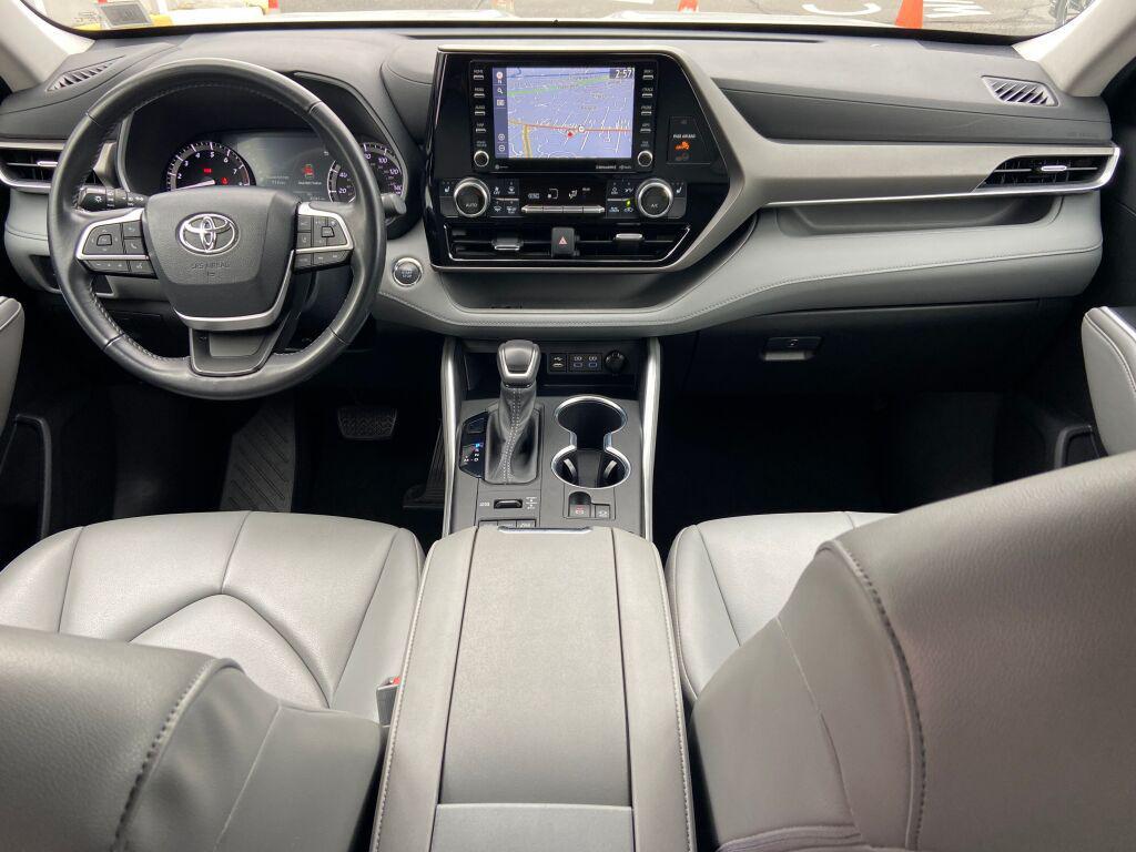 used 2022 Toyota Highlander car, priced at $39,991