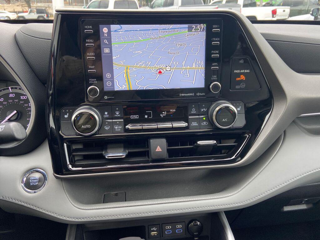 used 2022 Toyota Highlander car, priced at $39,991