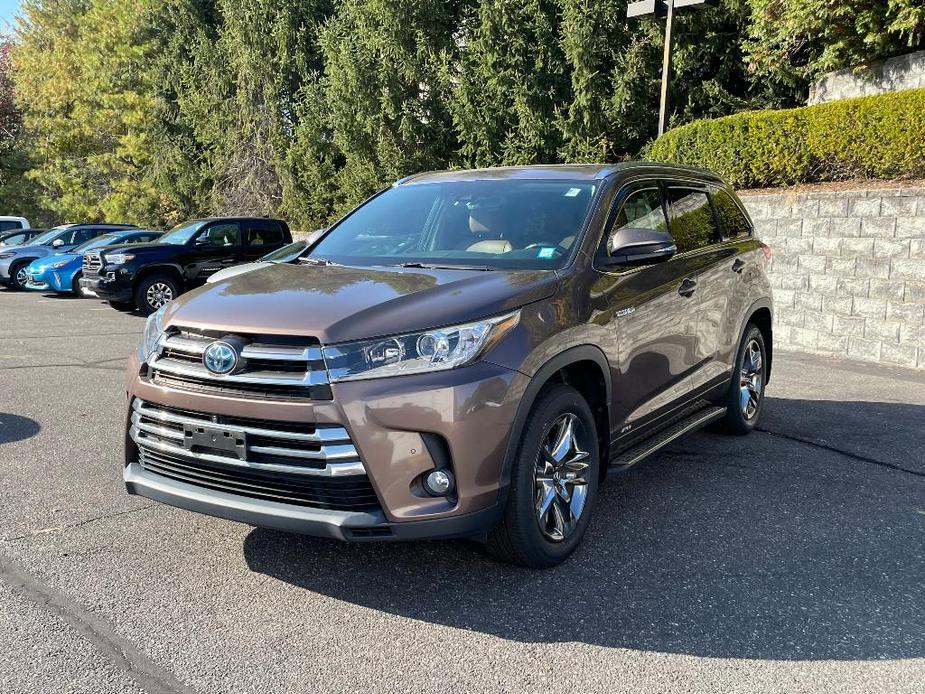 used 2017 Toyota Highlander Hybrid car, priced at $28,991