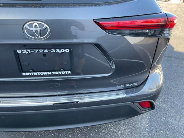 used 2022 Toyota Highlander car, priced at $33,791