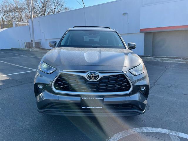 used 2022 Toyota Highlander car, priced at $33,791