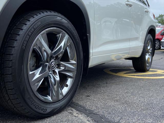 used 2019 Toyota Highlander car, priced at $29,791