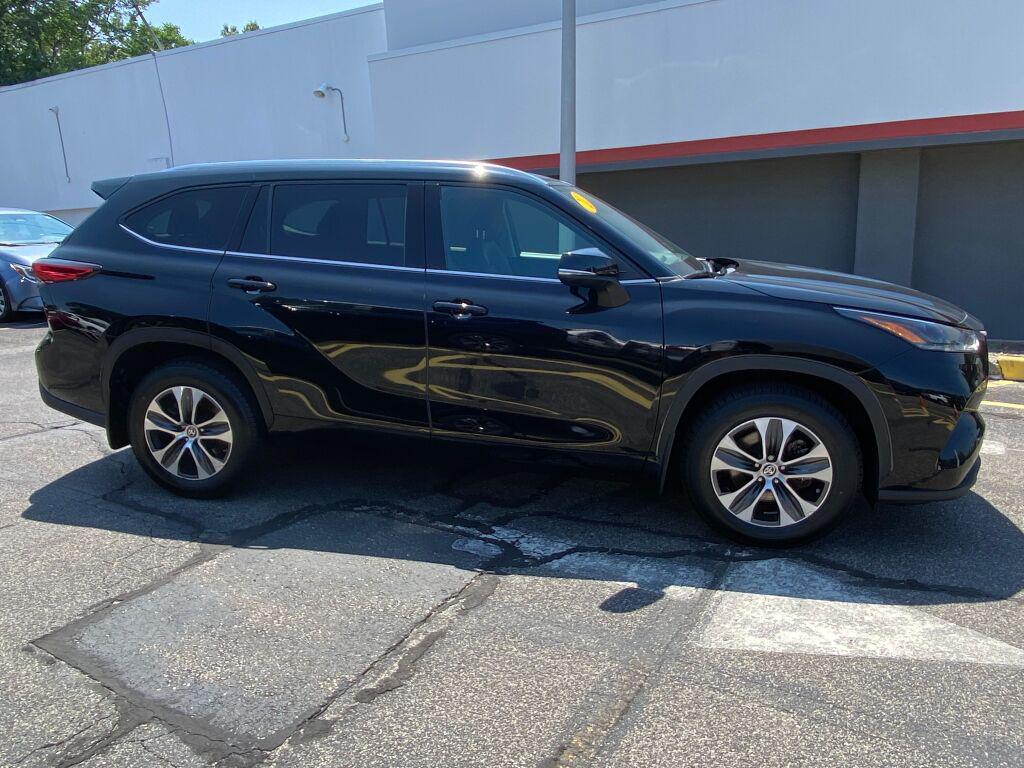 used 2021 Toyota Highlander car, priced at $33,991