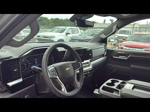 new 2025 Chevrolet Silverado 1500 car, priced at $48,061