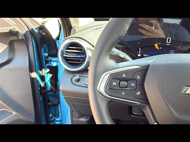 new 2025 Chevrolet Trax car, priced at $23,277