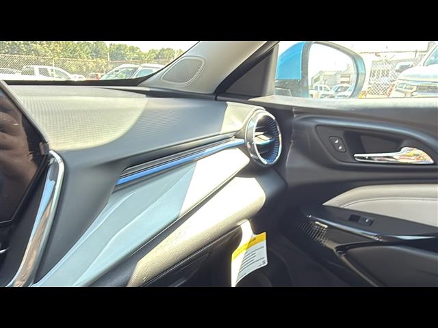 new 2025 Chevrolet Trax car, priced at $23,277