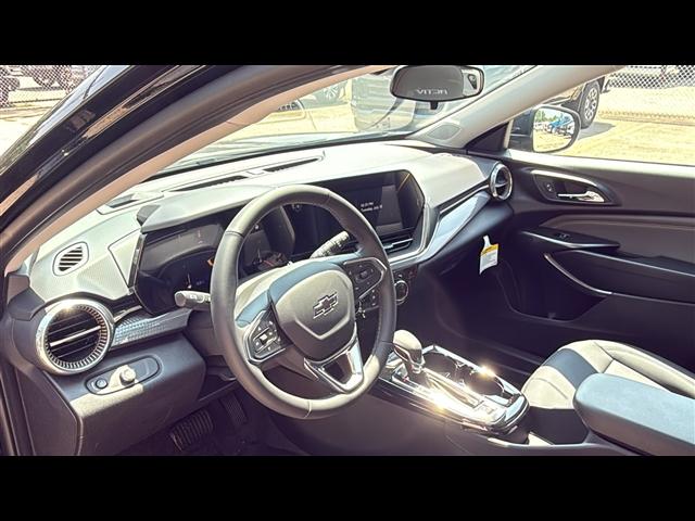 new 2025 Chevrolet Trax car, priced at $25,408