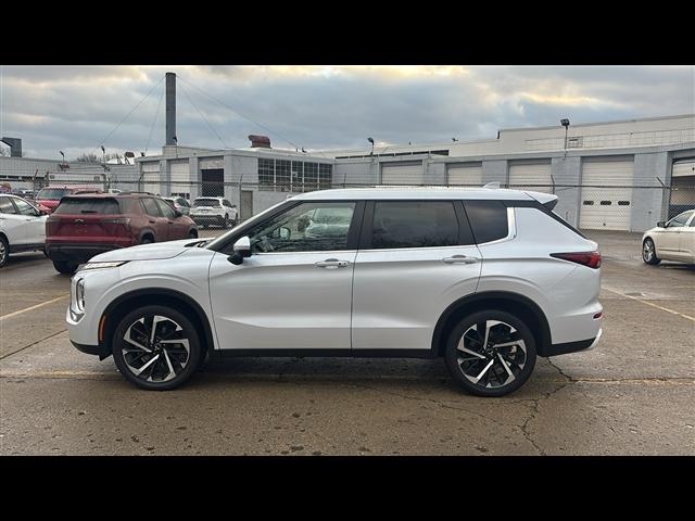 used 2023 Mitsubishi Outlander car, priced at $24,598