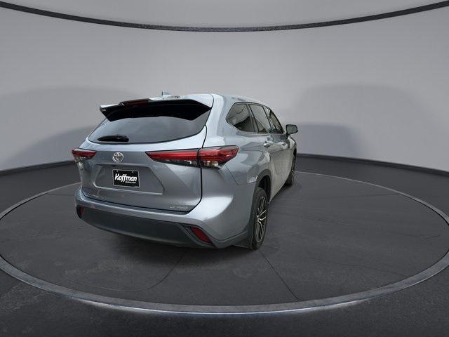 used 2021 Toyota Highlander car, priced at $25,794