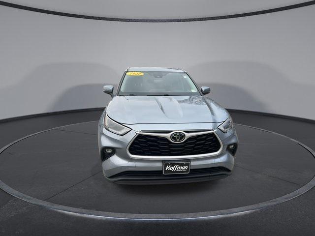 used 2021 Toyota Highlander car, priced at $25,794