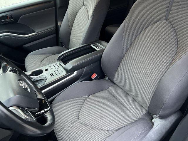 used 2021 Toyota Highlander car, priced at $25,794