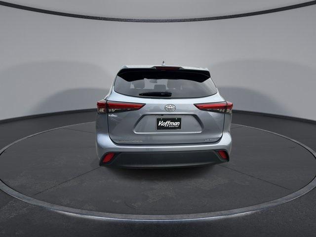 used 2021 Toyota Highlander car, priced at $25,794