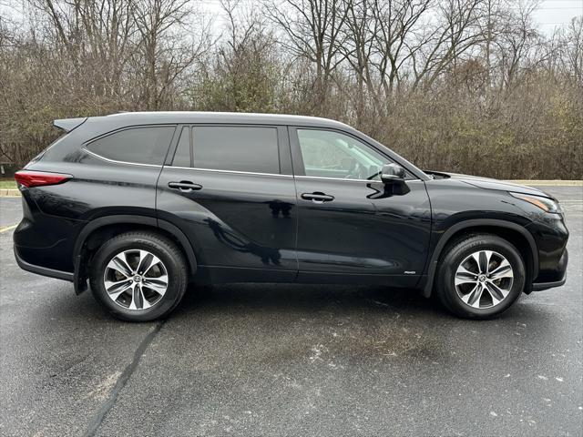 used 2022 Toyota Highlander Hybrid car, priced at $29,895