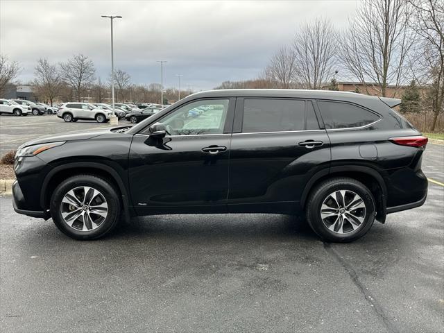 used 2022 Toyota Highlander Hybrid car, priced at $29,895