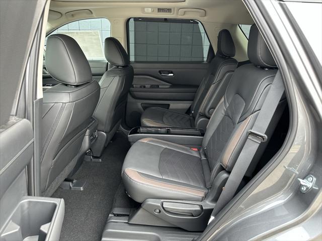 new 2025 Nissan Pathfinder car, priced at $50,432
