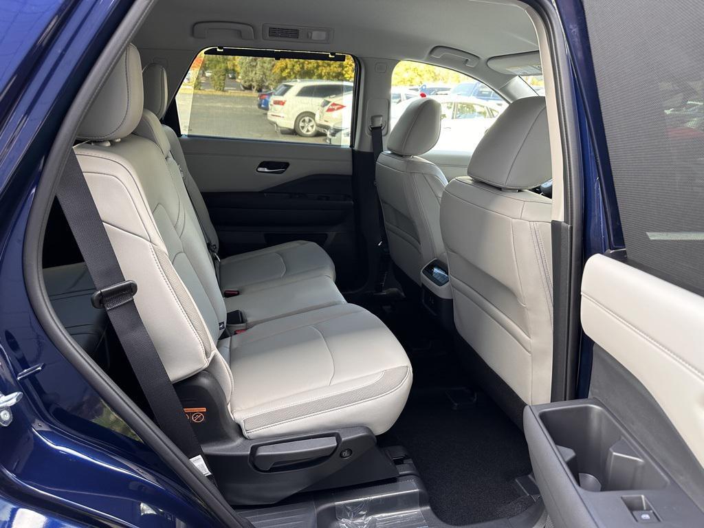 new 2025 Nissan Pathfinder car, priced at $37,092
