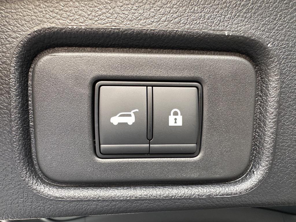 new 2025 Nissan Pathfinder car, priced at $37,092