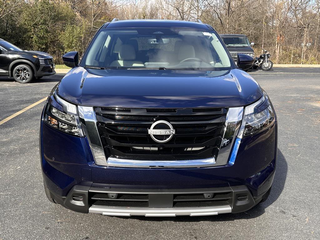 new 2025 Nissan Pathfinder car, priced at $37,092