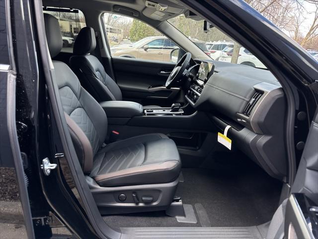 new 2025 Nissan Pathfinder car, priced at $49,715