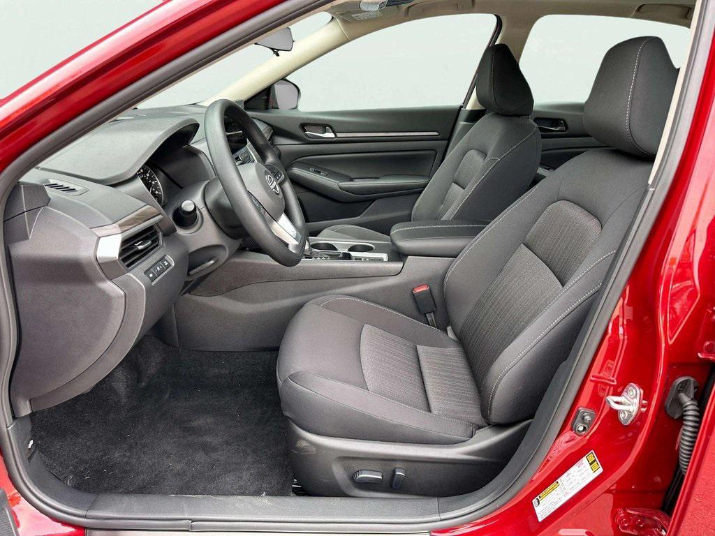 new 2025 Nissan Altima car, priced at $29,495