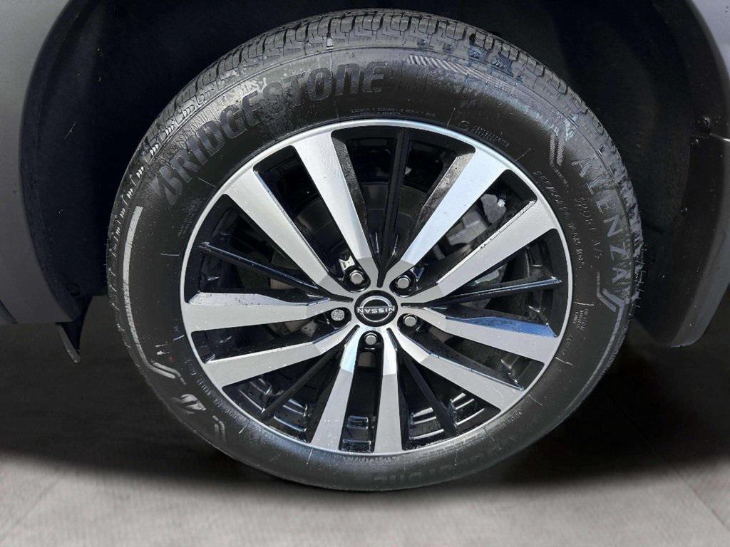 new 2025 Nissan Pathfinder car, priced at $48,694