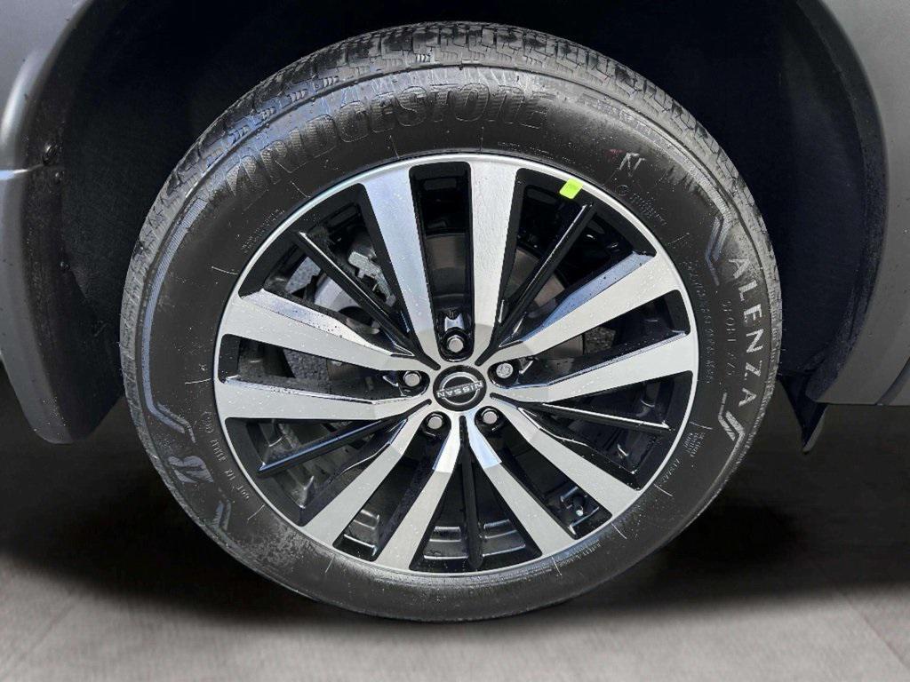 new 2025 Nissan Pathfinder car, priced at $48,694