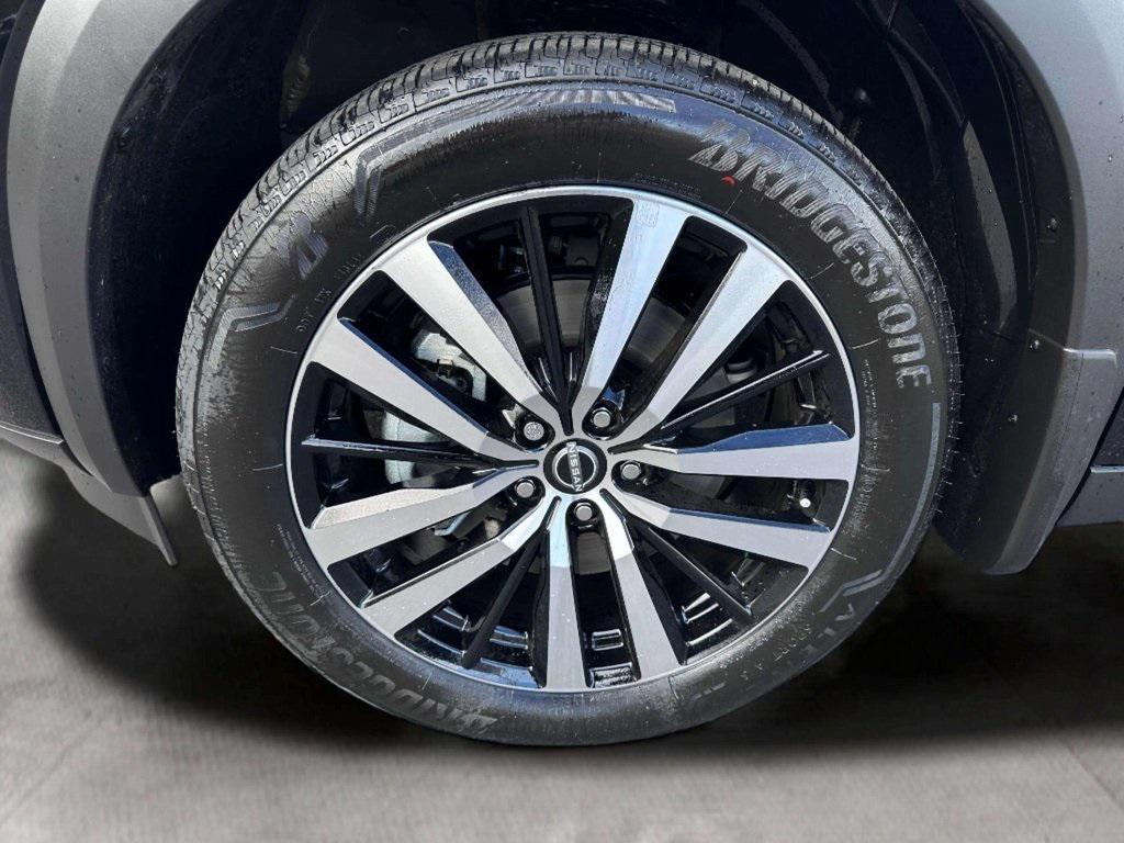 new 2025 Nissan Pathfinder car, priced at $48,694