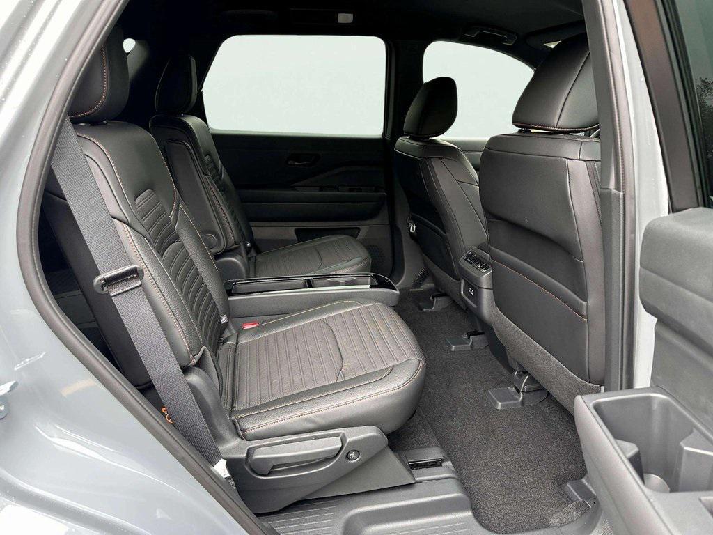 new 2025 Nissan Pathfinder car, priced at $38,334