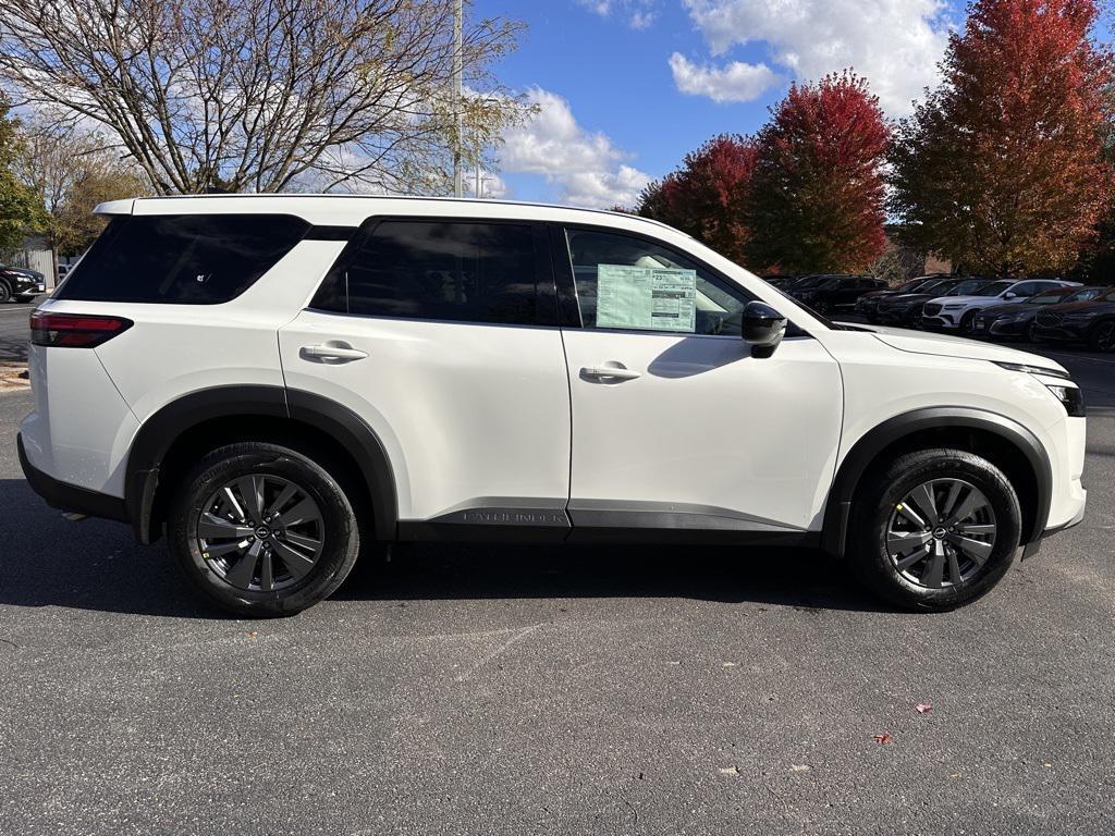 new 2025 Nissan Pathfinder car, priced at $31,832
