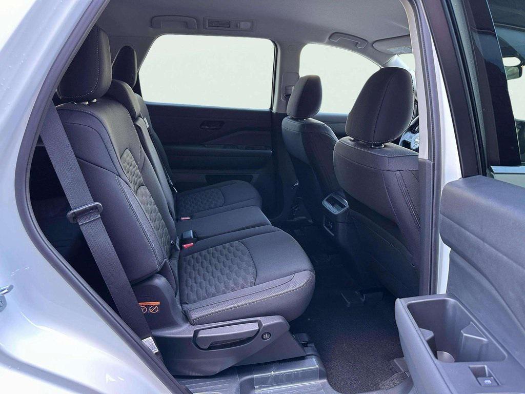 new 2025 Nissan Pathfinder car, priced at $31,832