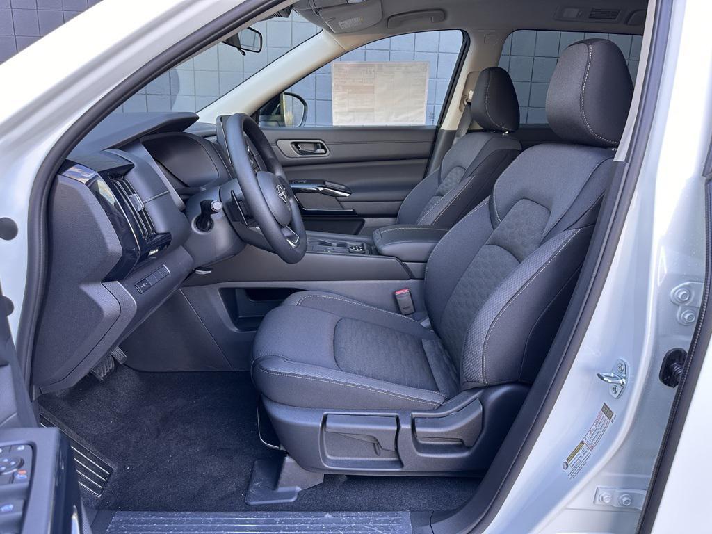 new 2025 Nissan Pathfinder car, priced at $31,832