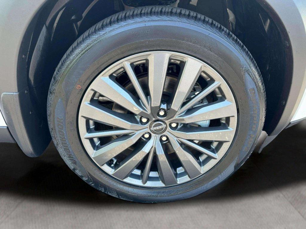 new 2025 Nissan Pathfinder car, priced at $38,399