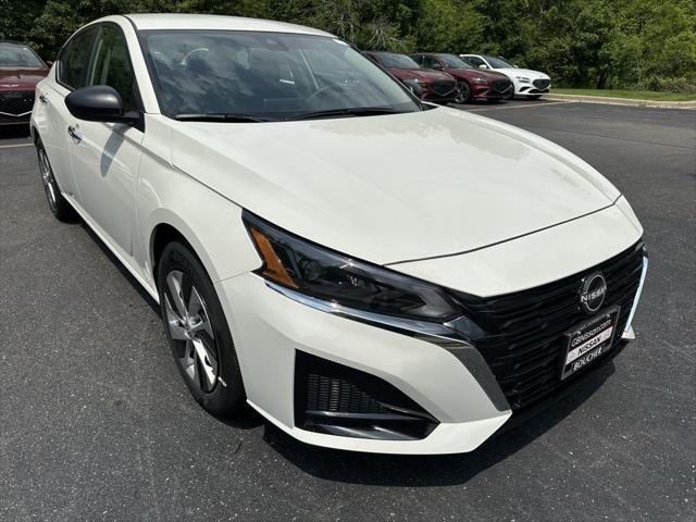new 2025 Nissan Altima car, priced at $26,725