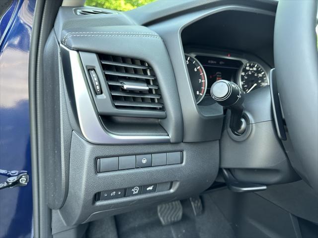 new 2025 Nissan Rogue car, priced at $32,028