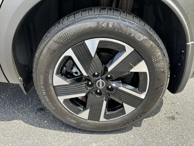 new 2025 Nissan Kicks car, priced at $26,555