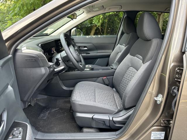 new 2025 Nissan Kicks car, priced at $26,555