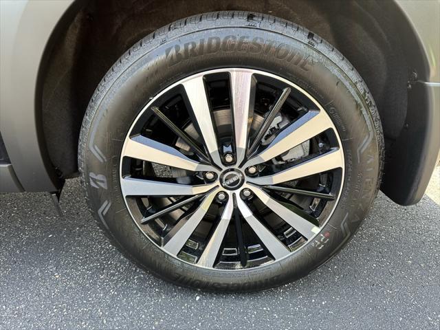 new 2025 Nissan Pathfinder car, priced at $50,358
