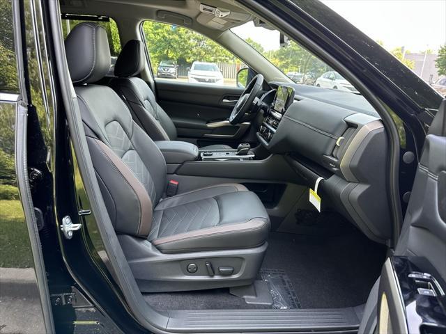 new 2025 Nissan Pathfinder car, priced at $50,358