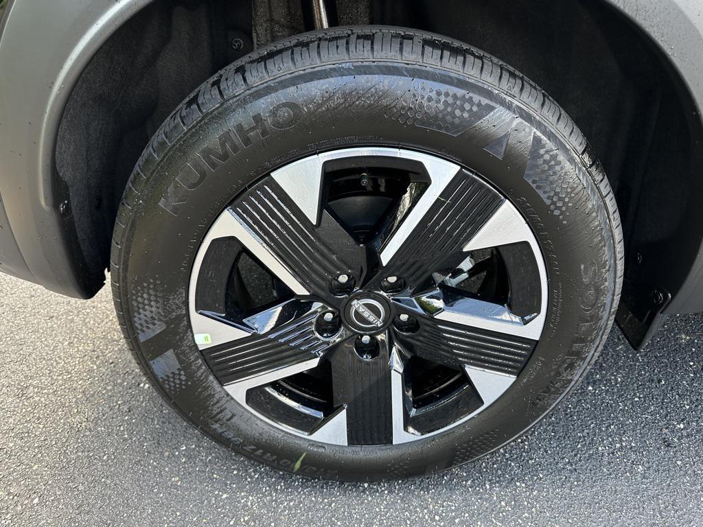 new 2025 Nissan Kicks car, priced at $25,648