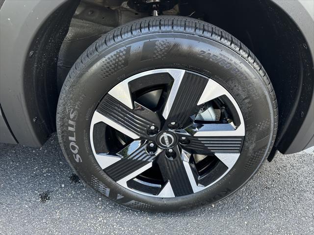 new 2025 Nissan Kicks car, priced at $26,412
