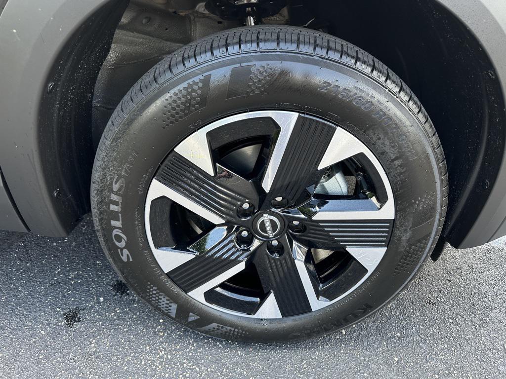 new 2025 Nissan Kicks car, priced at $25,648