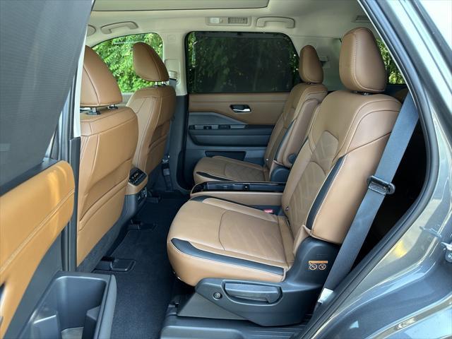 new 2025 Nissan Pathfinder car, priced at $49,093